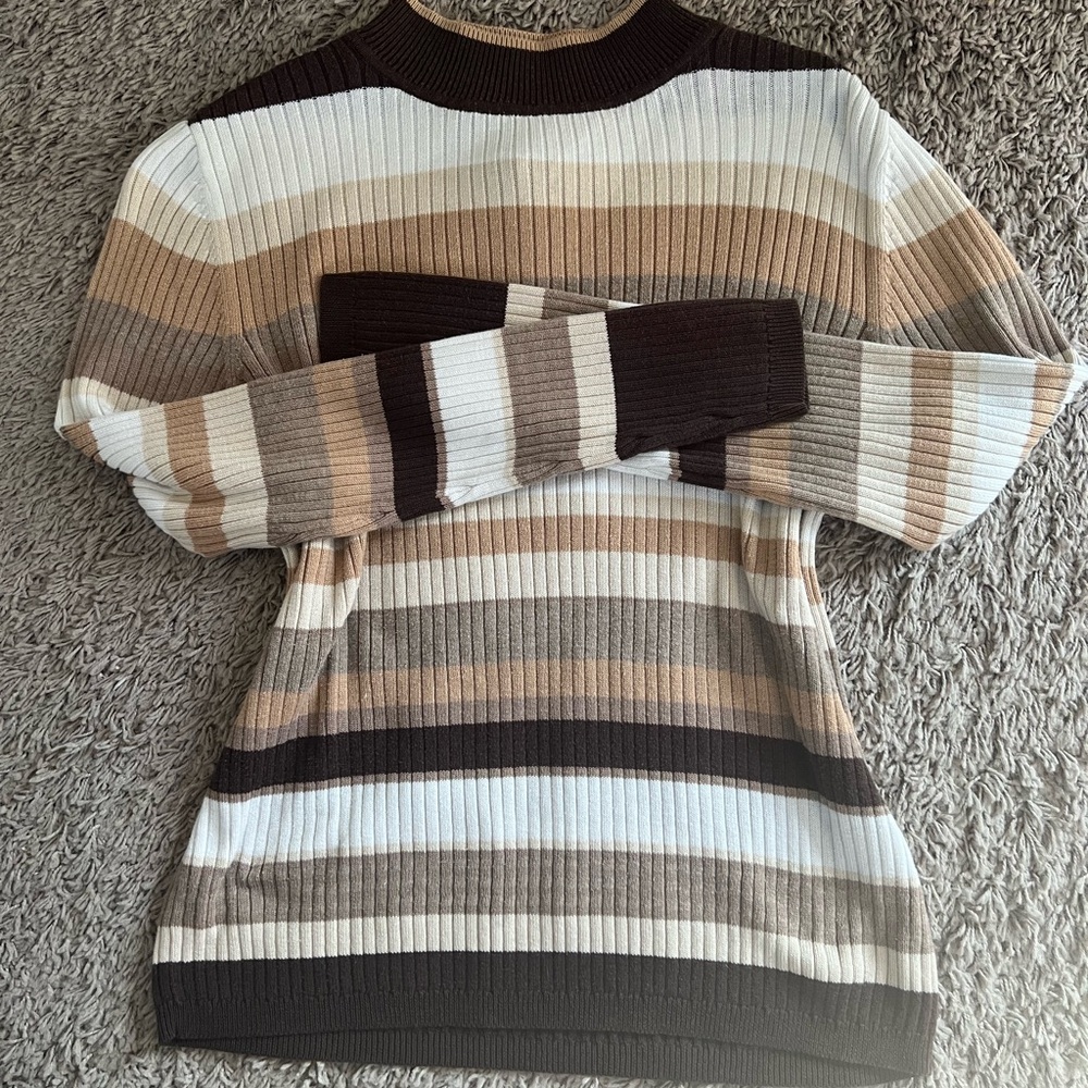 EUC VINTAGE Brown hued, ribbed, horizontally striped sweater. Size M.